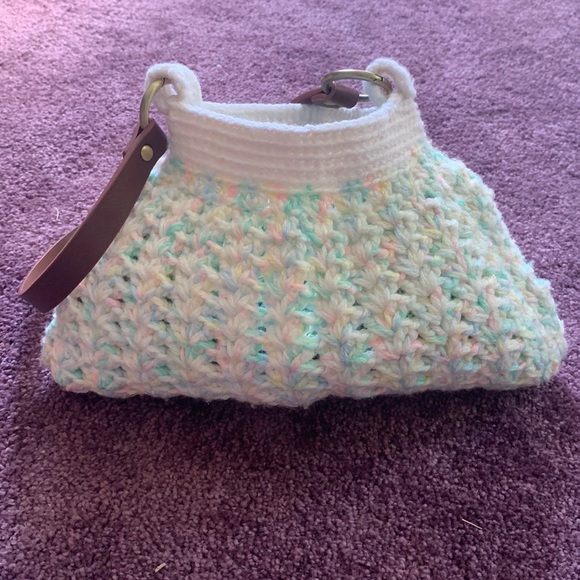 HANDMADE Crochet Purse - Picture 4 of 9